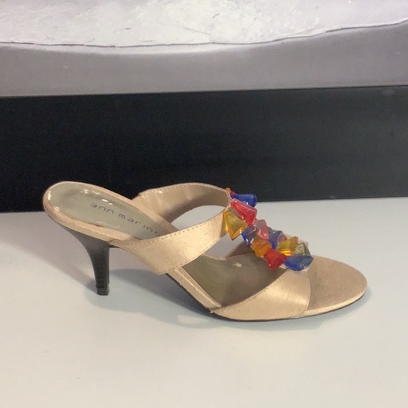 Ann Marino Tan Fabric Multicolor Jewels Slip On Heel Sandal Shoe Sz 6.5 - Picture 2 of 11